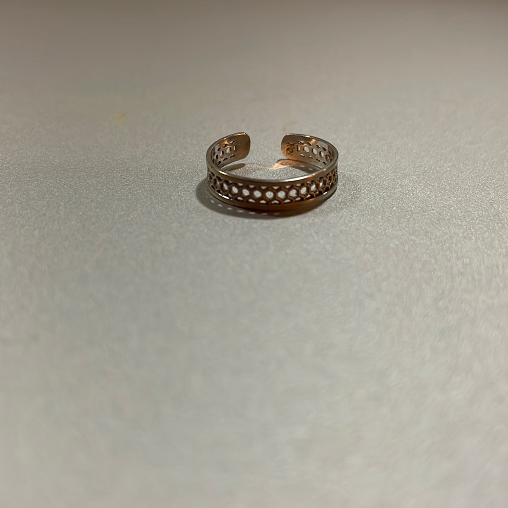 10k White Gold Toe Ring